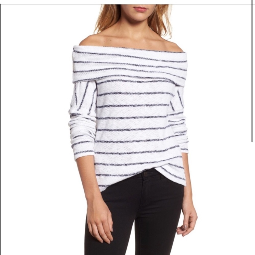 Caslon Off The Shoulder Navy and White Sweater - Size Petite Small